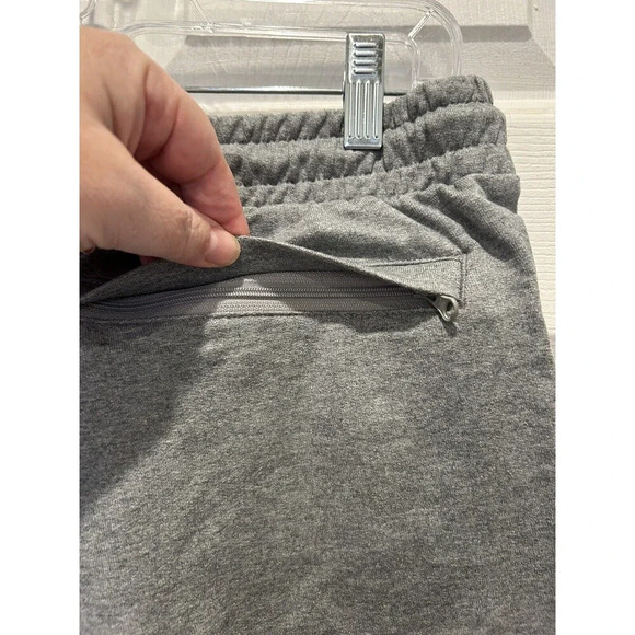 Puma Classics Gray Logo 8 Inch Shorts Baby Mens Size Medium‎ Casual Athletic NWT - Picture 6 of 7